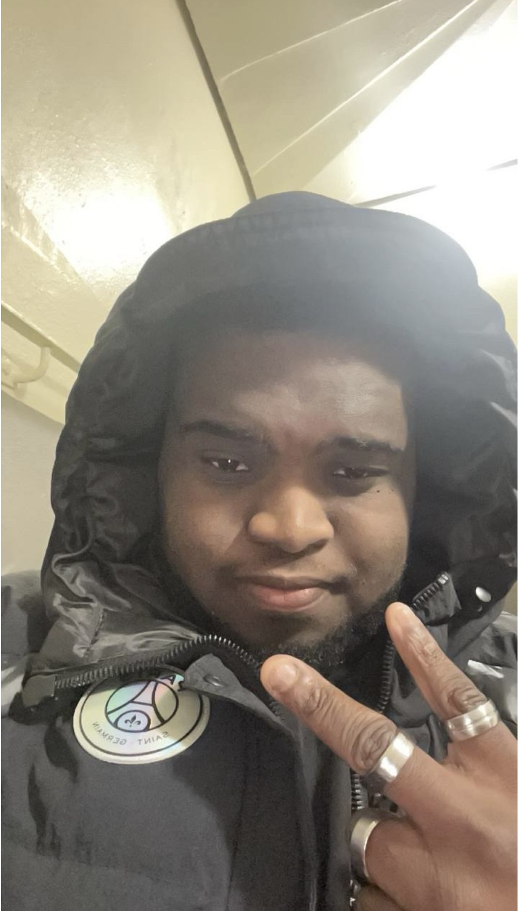 Profil de Renas, 22 ans, rencontre mature à Stilli