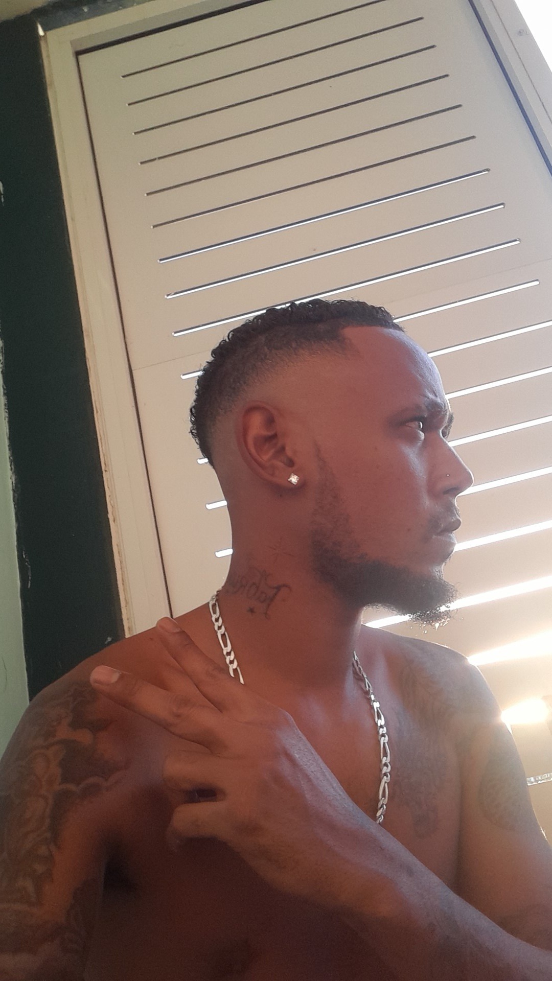 Profil de Jean-robert, 34 ans, rencontre mature à Les Reussilles