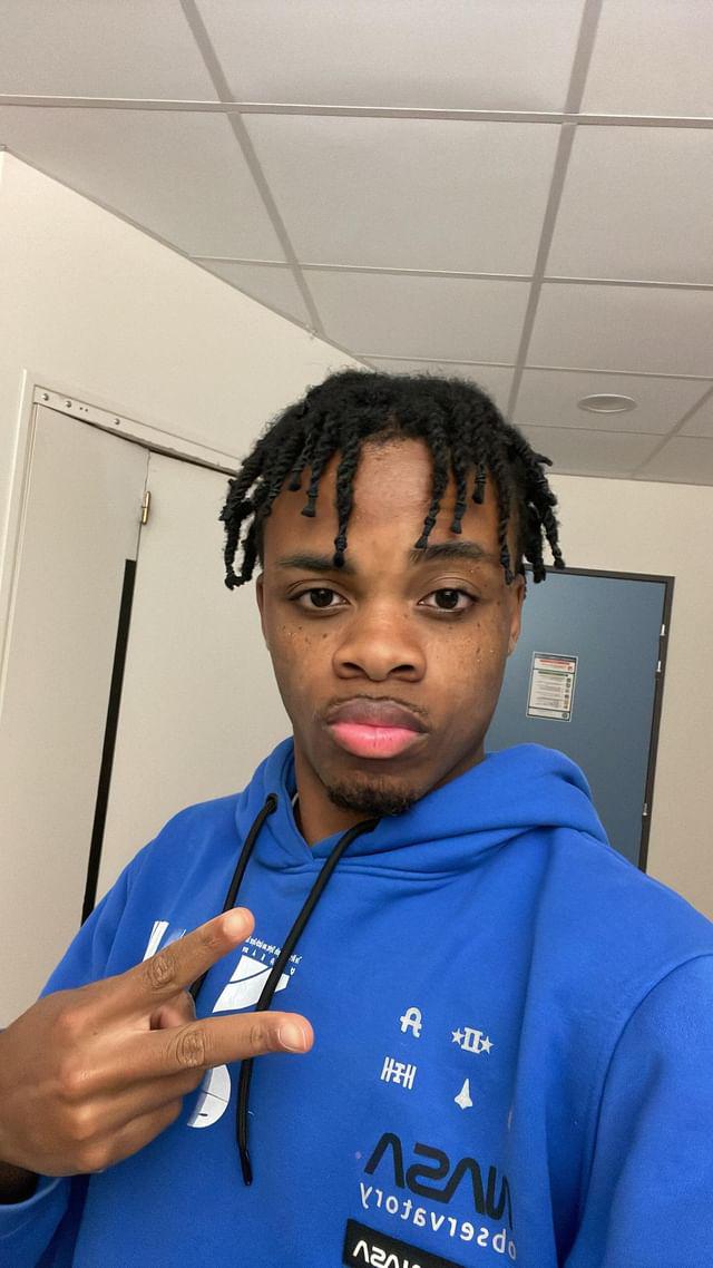 Profil de Walide, 19 ans, rencontre mature à Innerberg