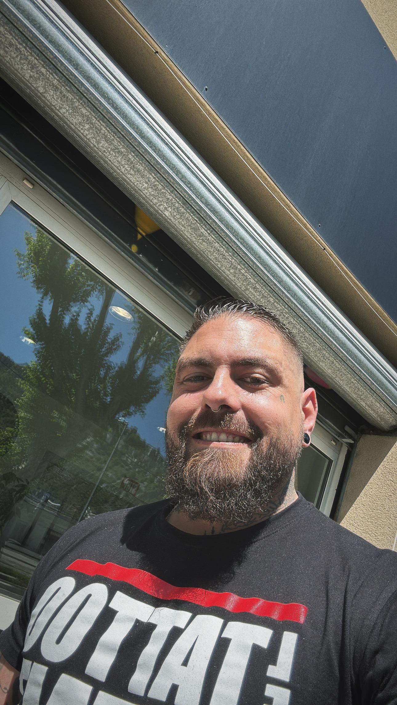 Profil de Allande, 36 ans, rencontre mature à Romairon
