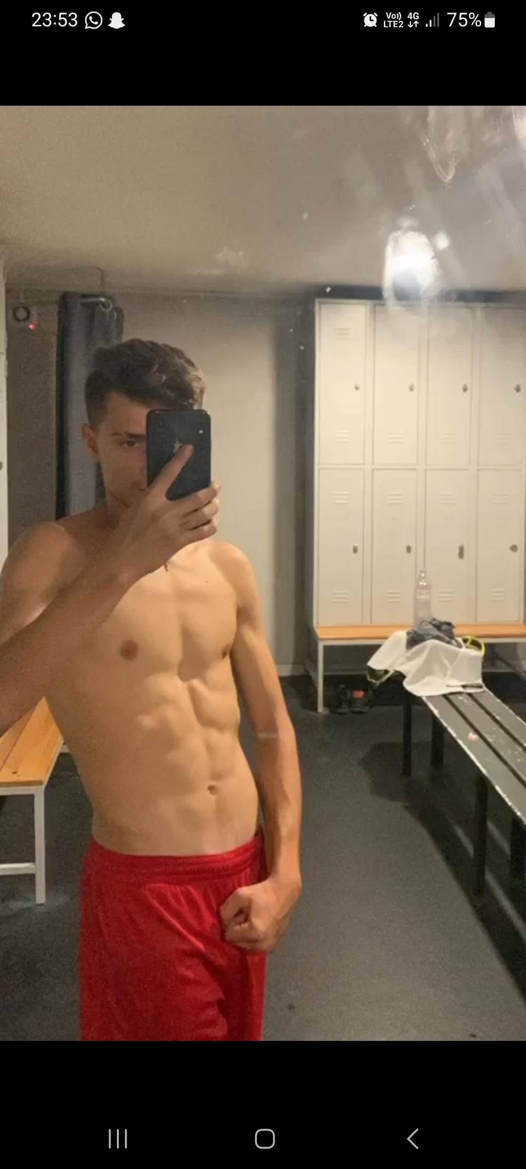 Profil de Nakim, 18 ans, rencontre mature à Rossens FR
