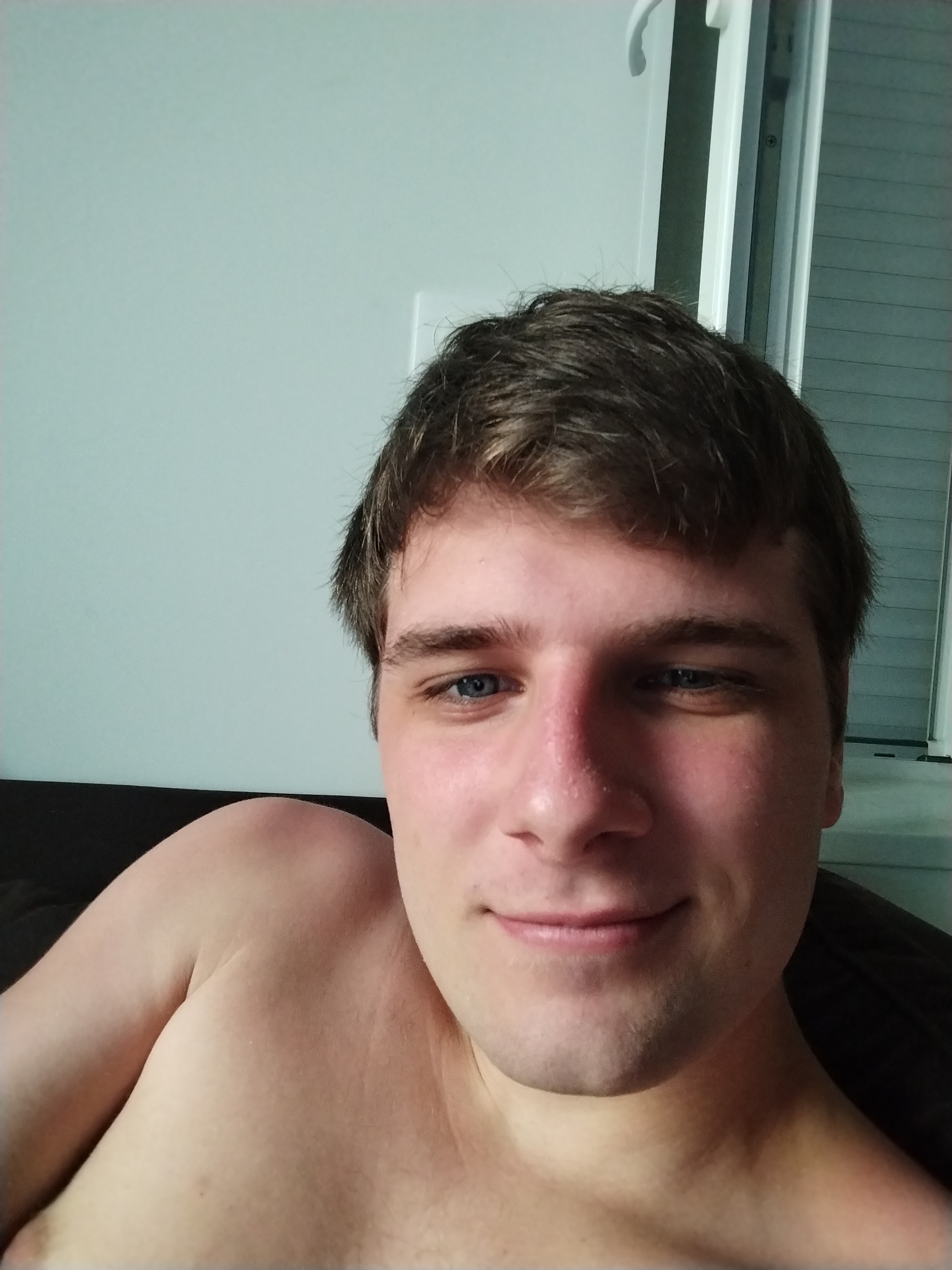 Profil de Ellio, 24 ans, rencontre mature à Stetten SH