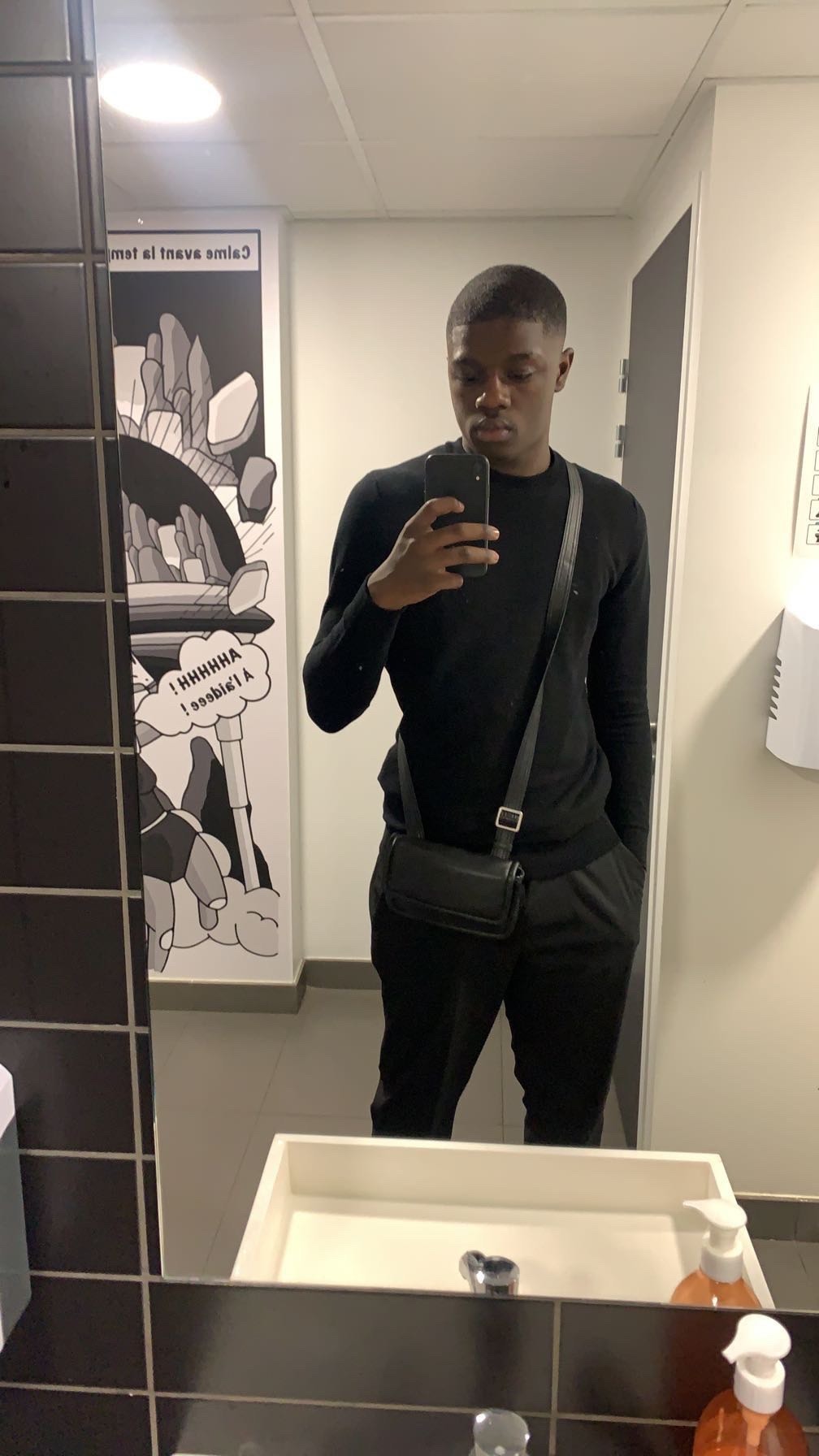 Profil de Louis, 18 ans, rencontre mature à Molondin