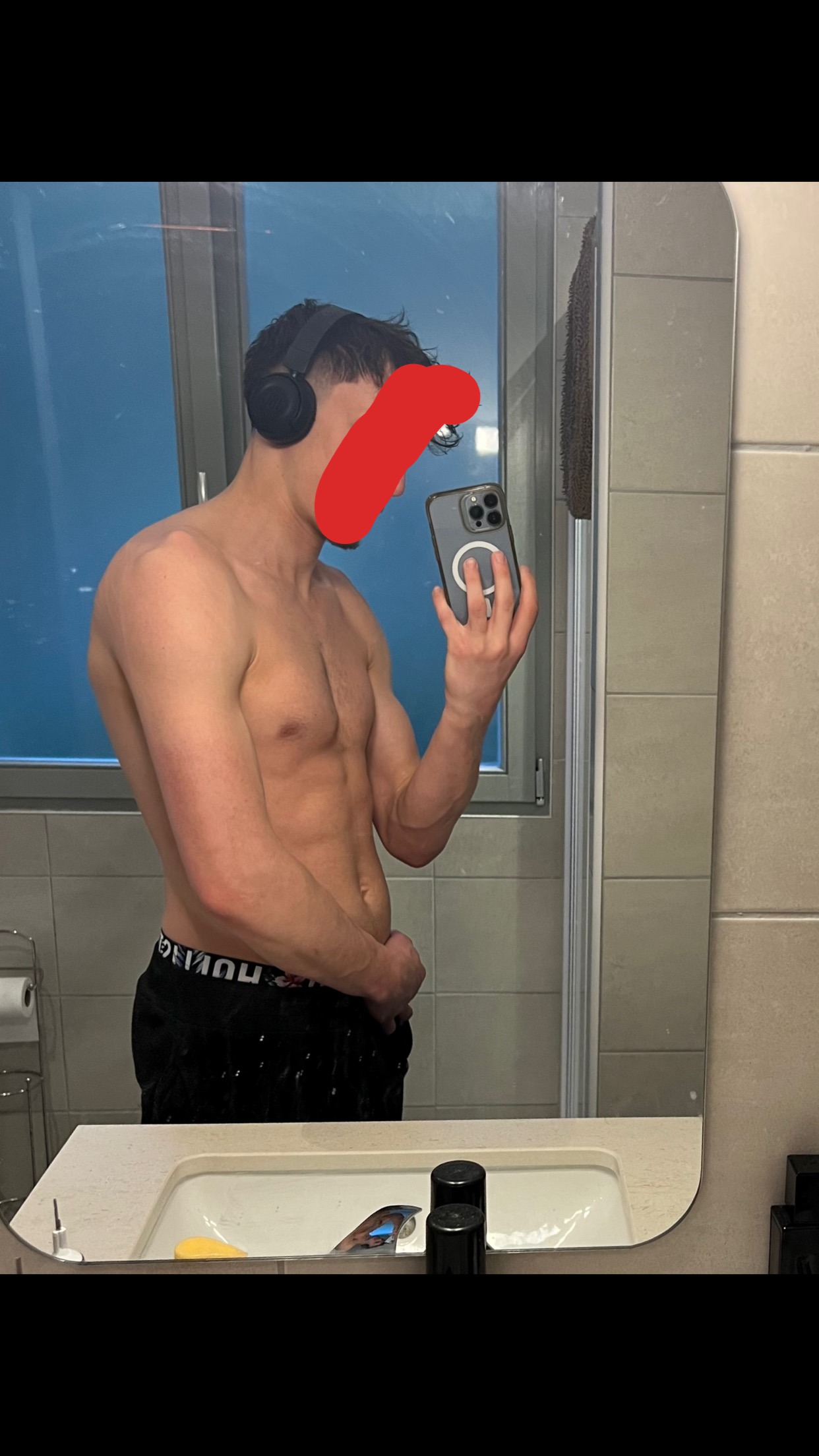 Profil de Vahan, 21 ans, rencontre mature à Burtigny