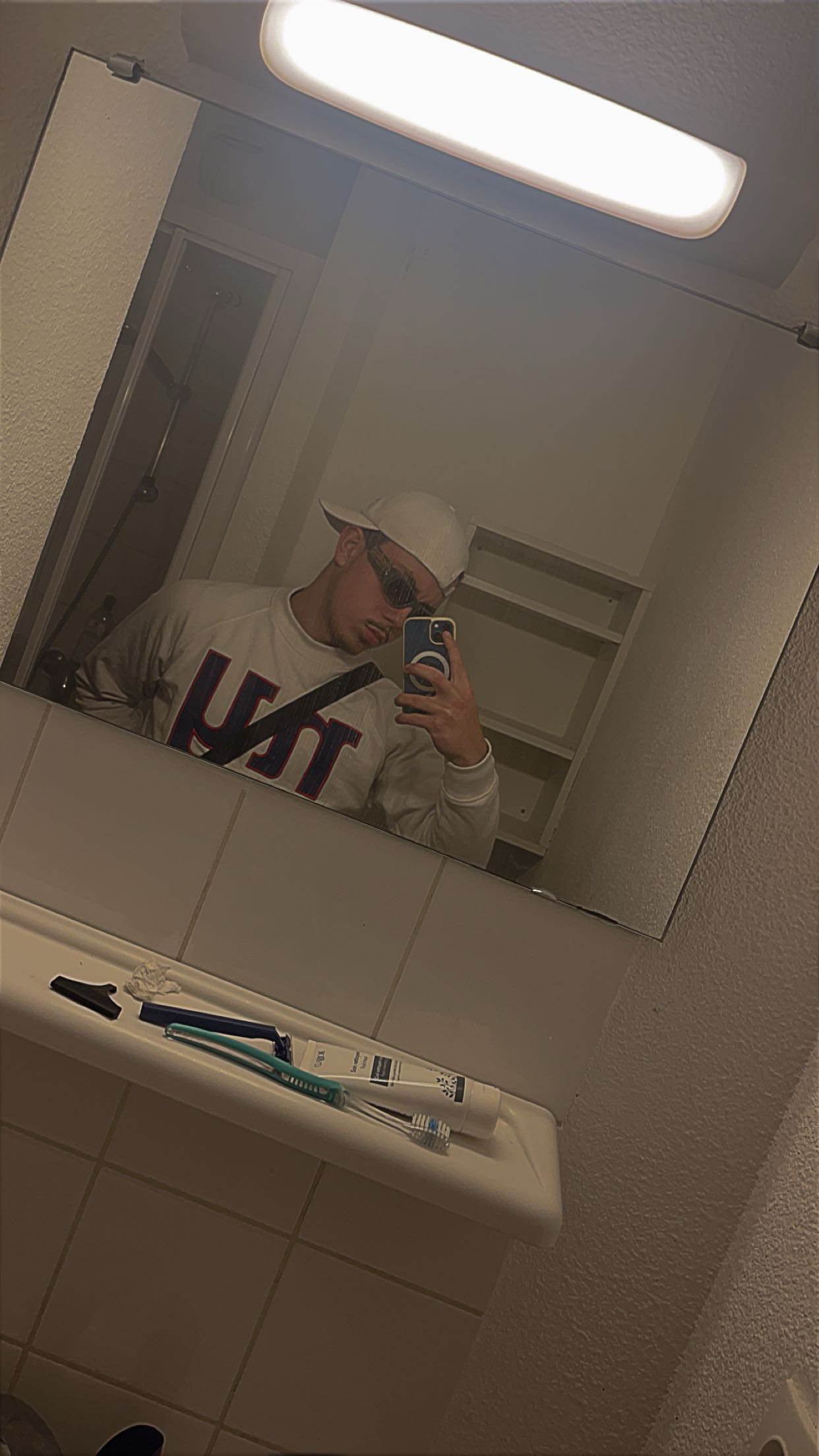 Profil de Julyan, 20 ans, rencontre mature à Andermatt