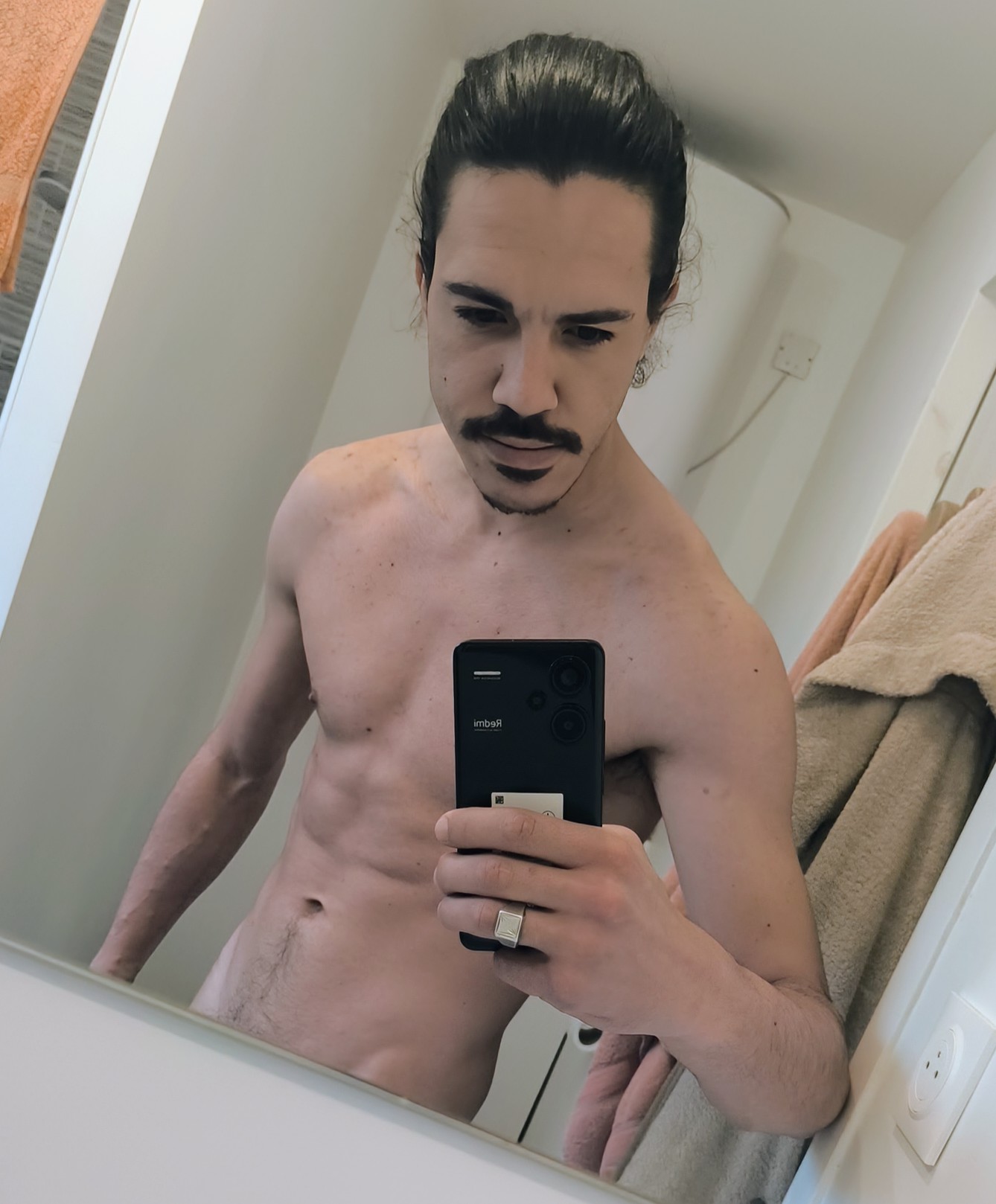 Profil de Abderrazak, 26 ans, rencontre mature à Le Prese