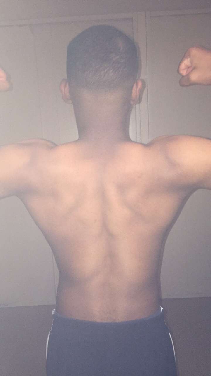 Profil de Abdel-ali, 19 ans, rencontre mature à Bôle