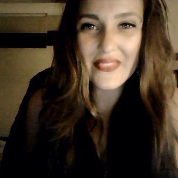 Profil de Engy, 26 ans, rencontre mature à Avers