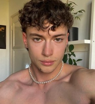 Profil de Ando, 23 ans, rencontre mature à Fully