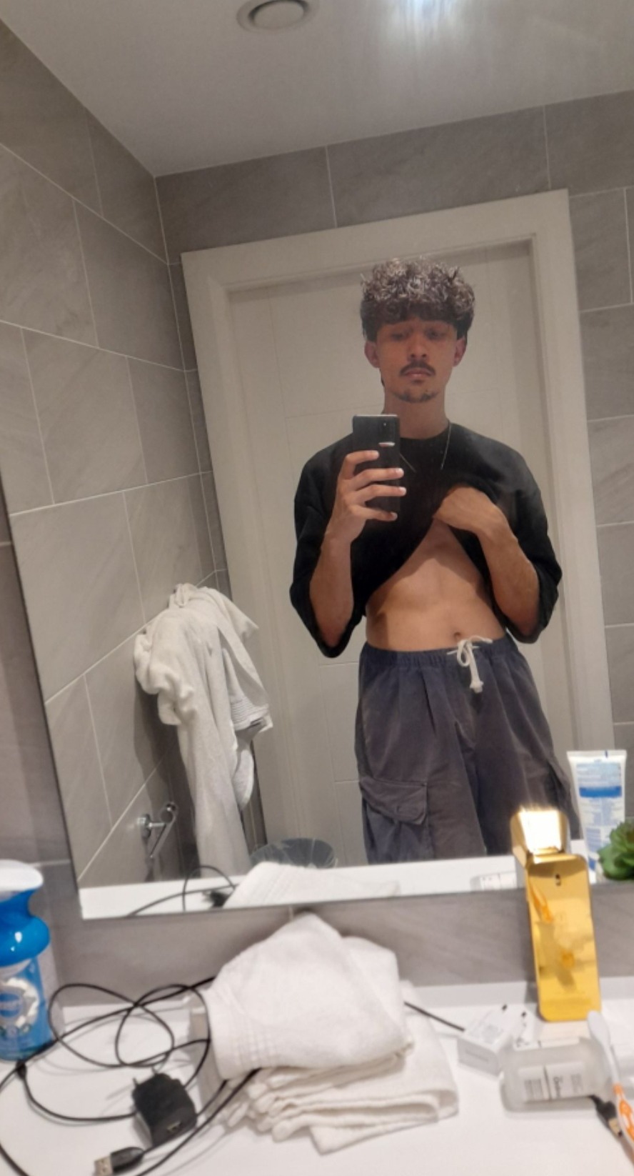 Profil de Sofyane, 23 ans, rencontre mature à S. Pietro