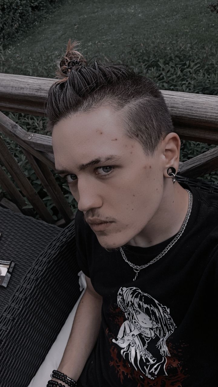 Profil de Siméon, 23 ans, rencontre mature à Les Reussilles