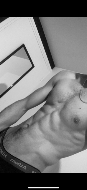 Profil de Mouaad, 25 ans, rencontre mature à Meride