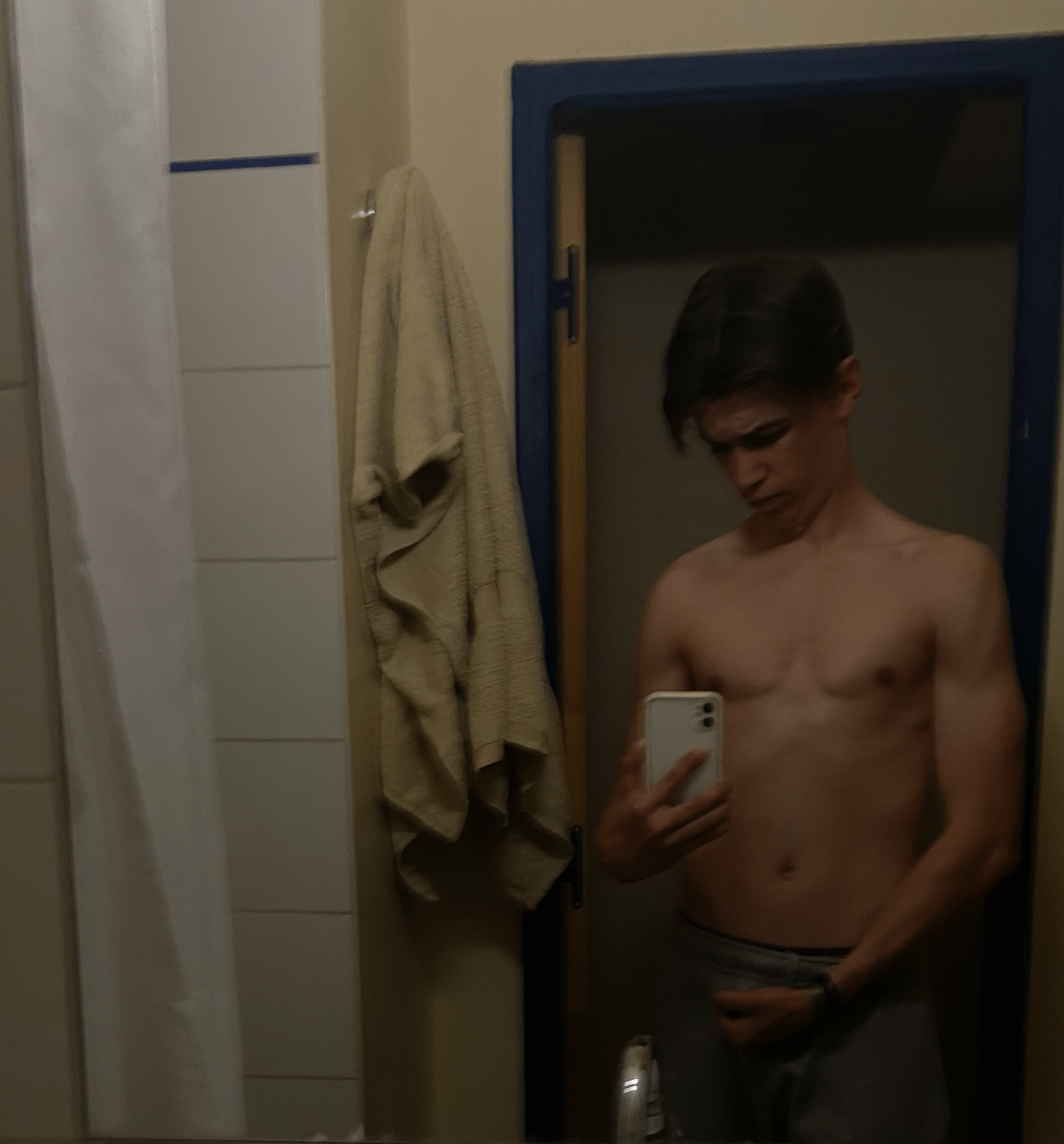 Profil de Sofyen, 21 ans, rencontre mature à Brail