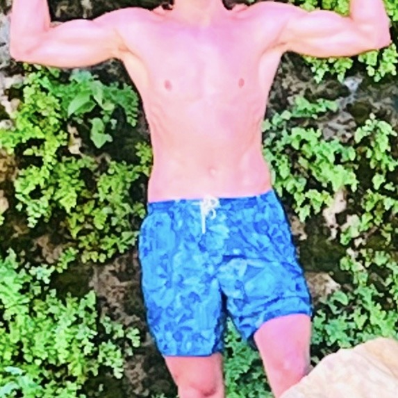 Profil de Skender, 18 ans, rencontre mature à Seftigen