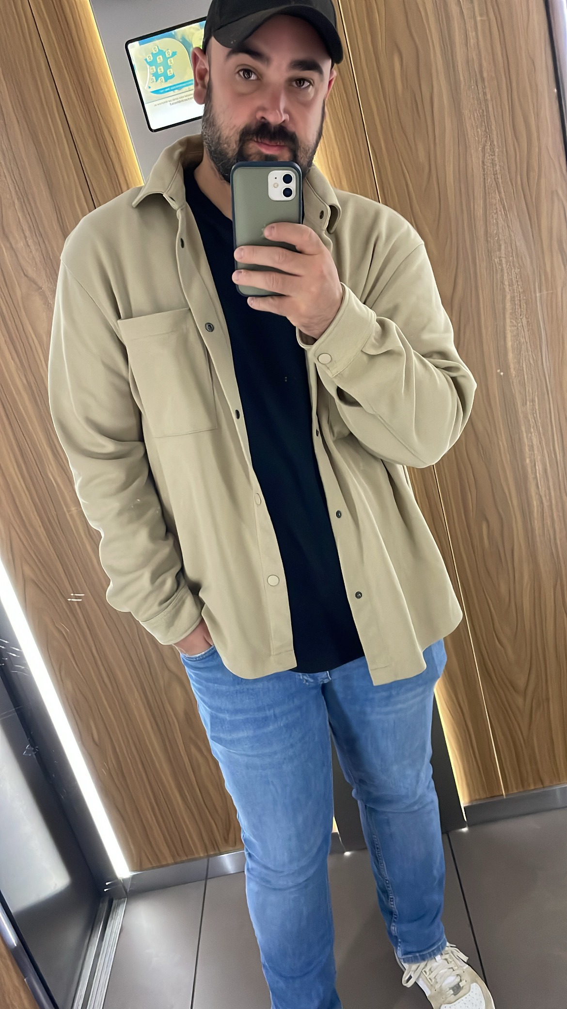 Profil de Eliyahou, 27 ans, rencontre mature à Seftigen