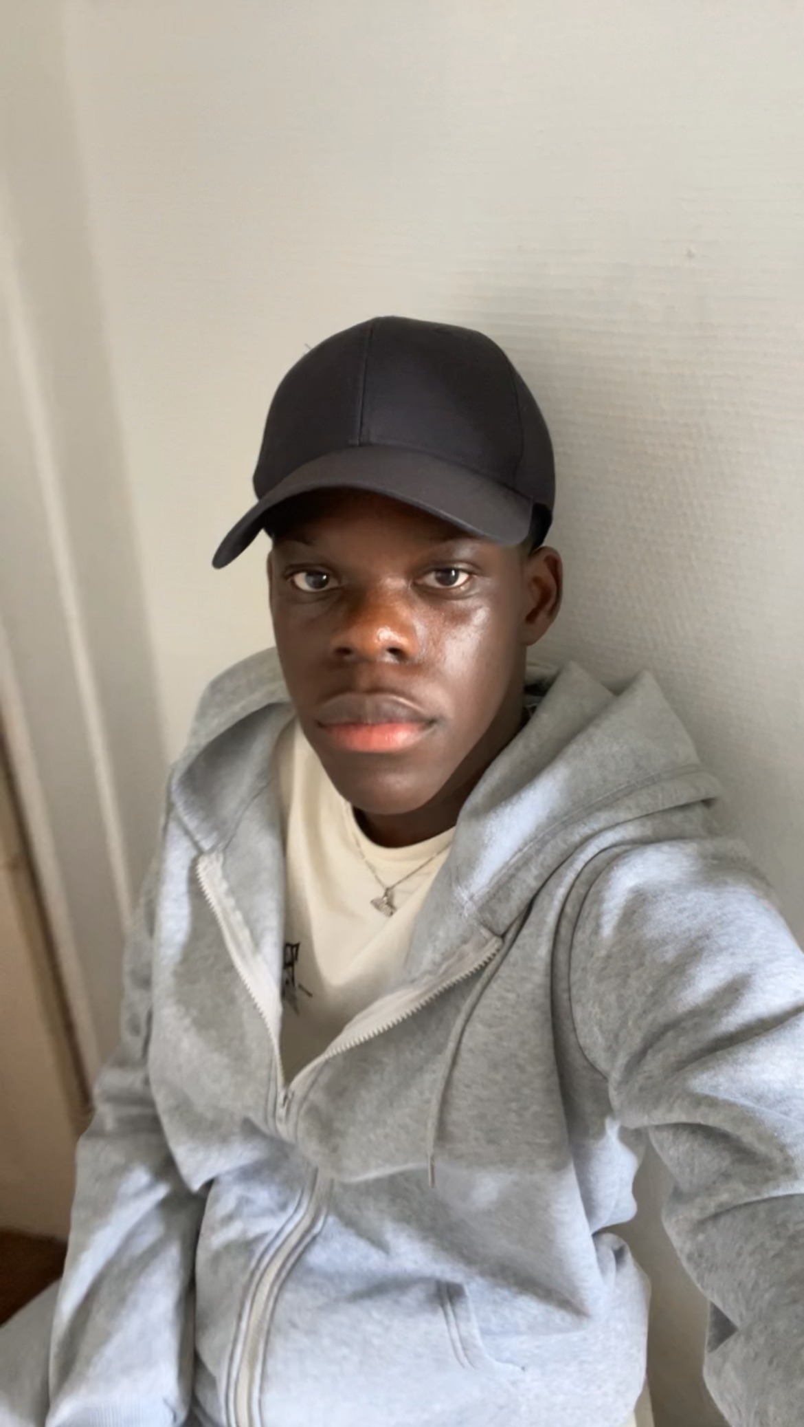 Profil de Assim, 21 ans, rencontre mature à Valeyres-sous-Rances