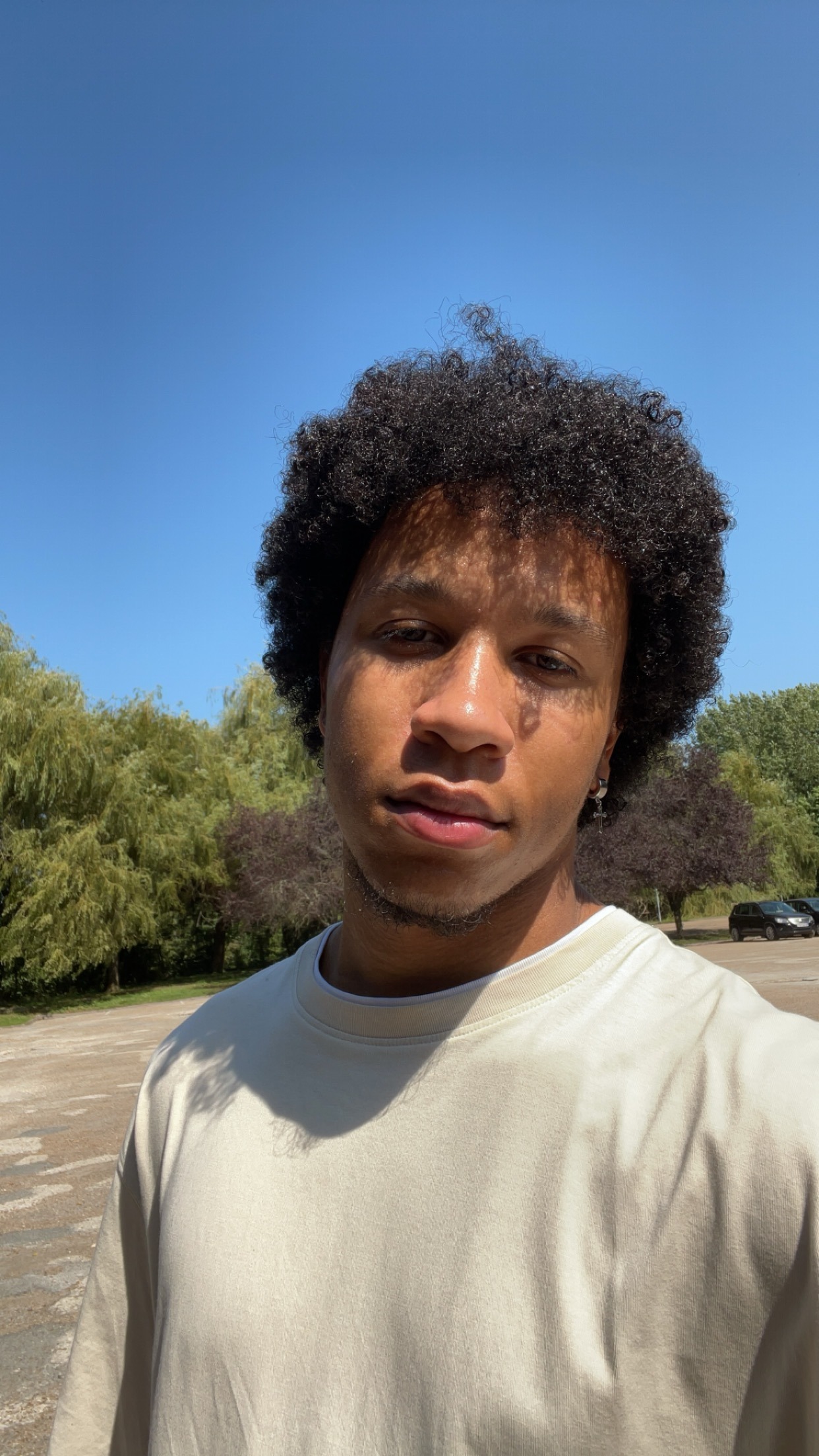 Profil de Dov, 20 ans, rencontre mature à Innerferrera