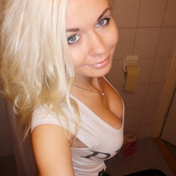 Profil de Hanina, 25 ans, rencontre mature à Lavigny