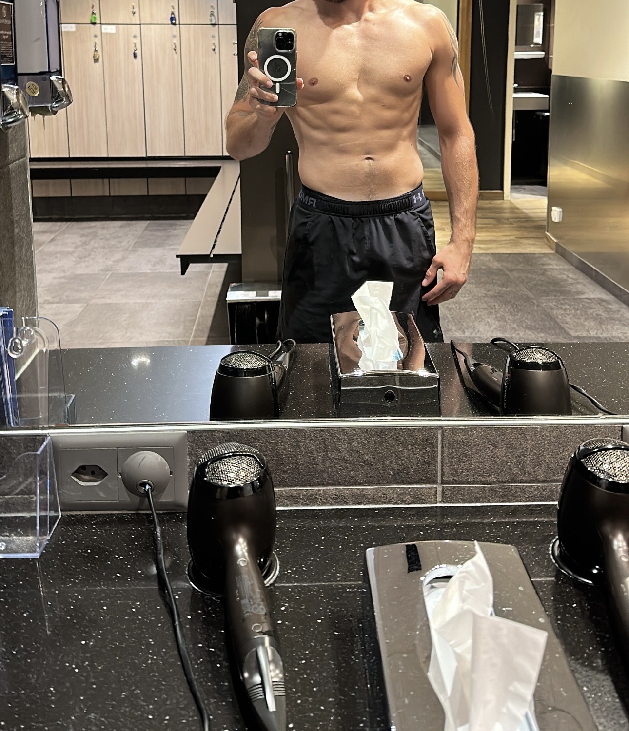 Profil de Abderahmen, 27 ans, rencontre mature à Appenzell Enggenhütten