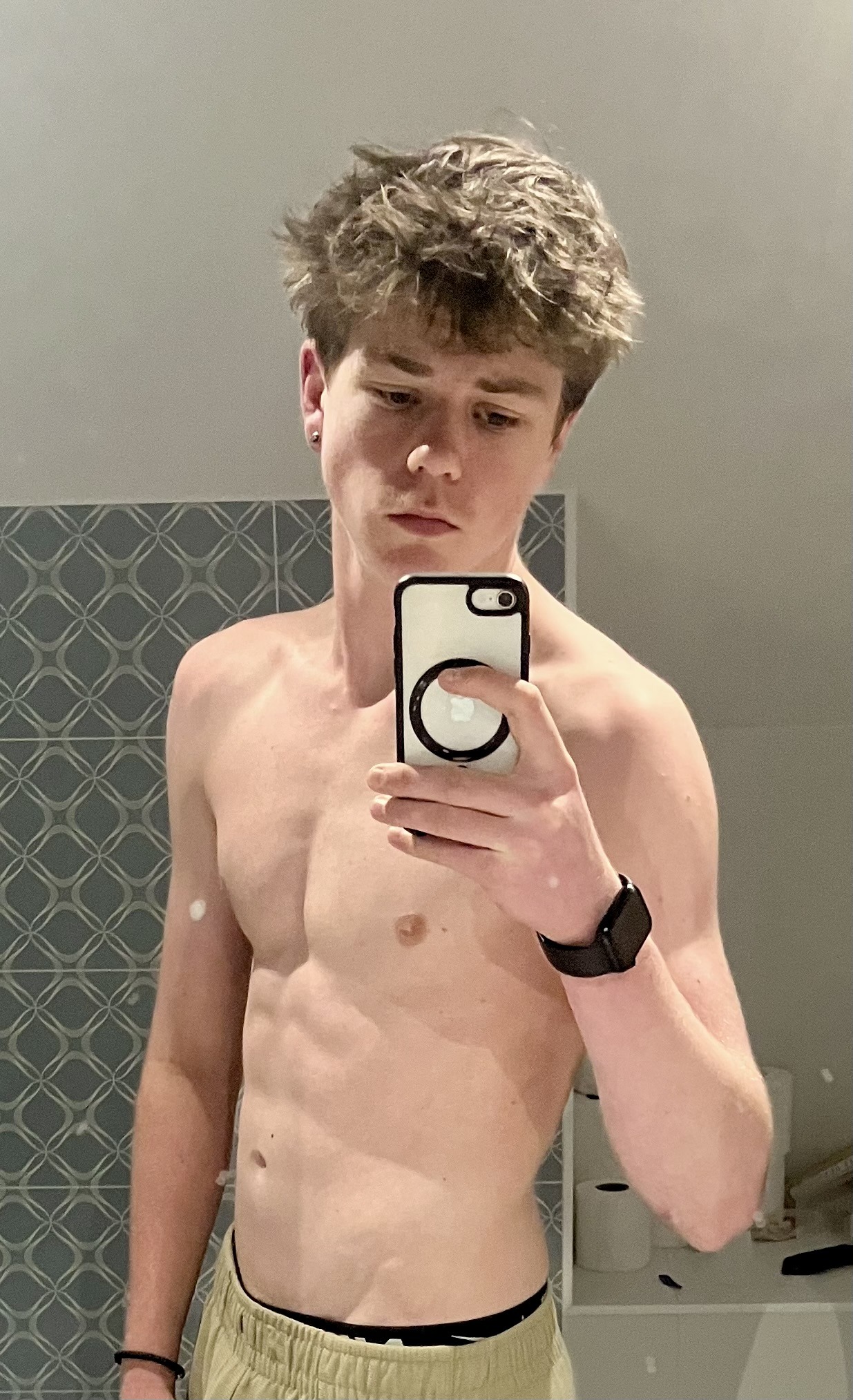 Profil de Edi, 19 ans, rencontre mature à Chez-le-Bart