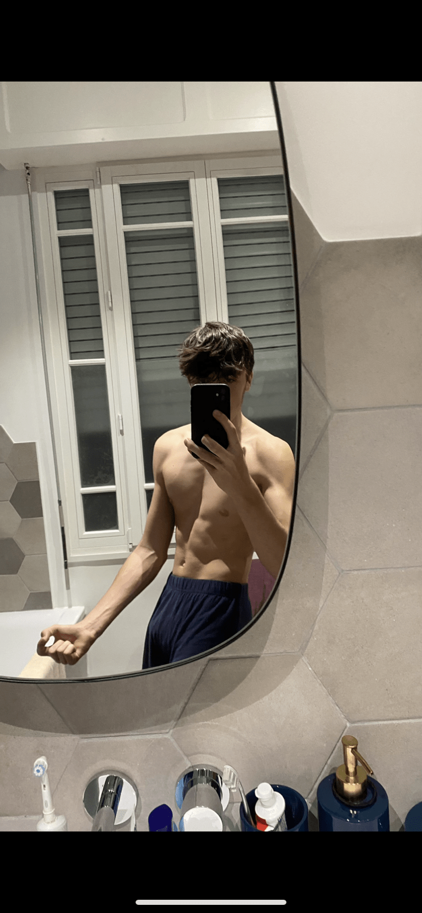 Profil de Saadi, 19 ans, rencontre mature à Andermatt