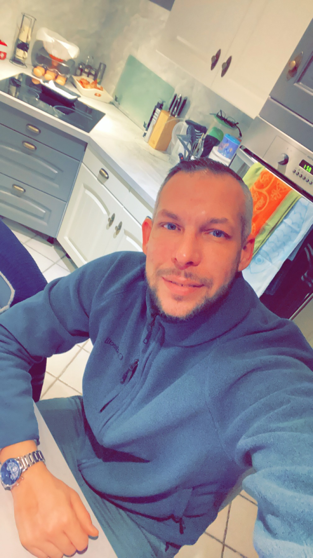 Profil de Szymon, 18 ans, rencontre mature à Ftan