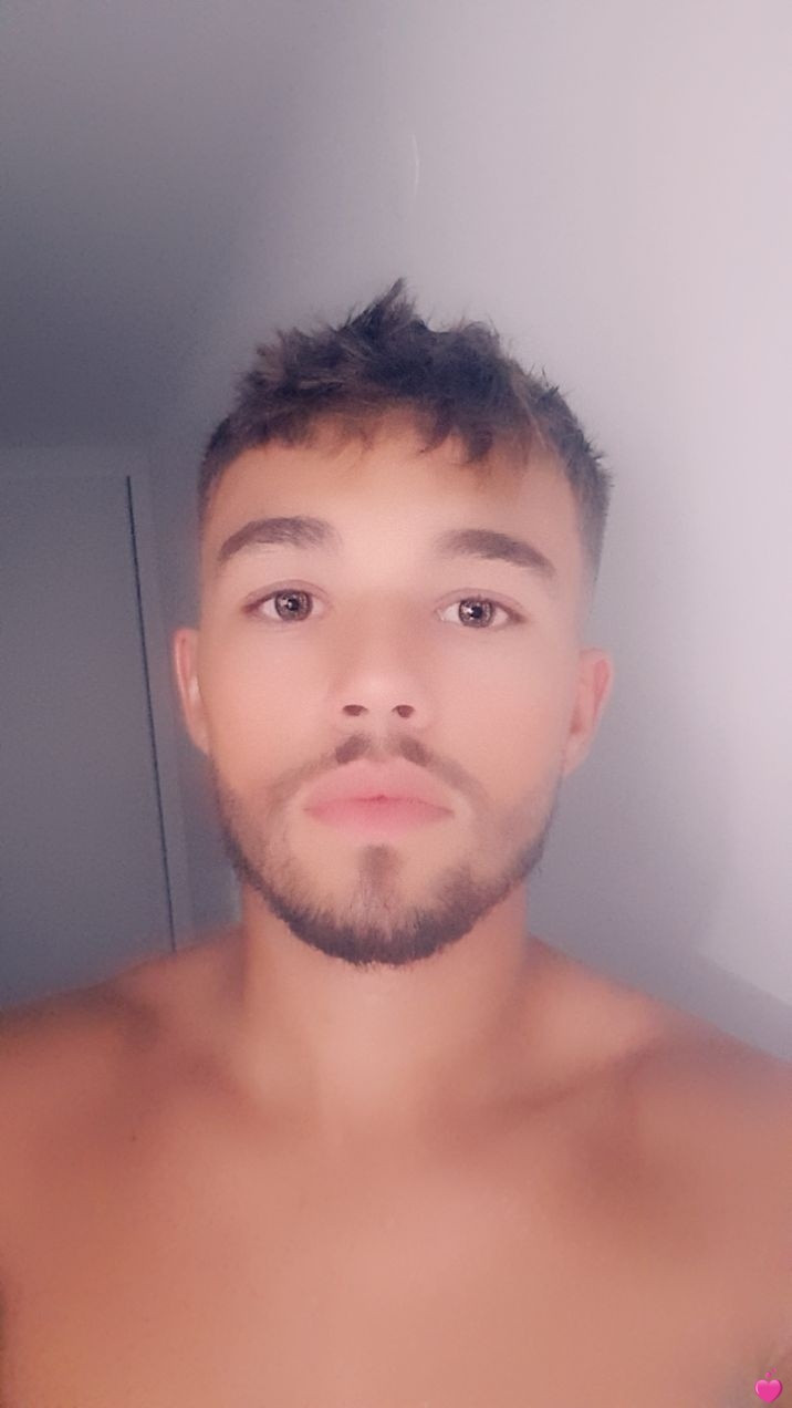 Profil de Corey, 23 ans, rencontre mature à Valendas